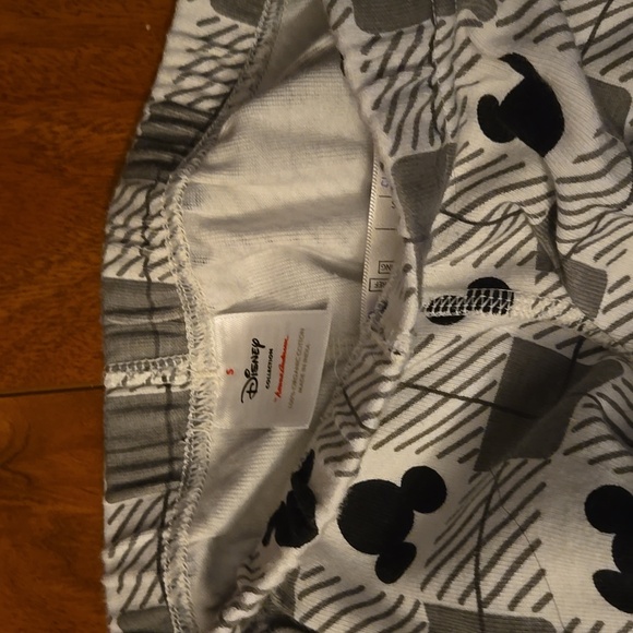 Adult Small Hanna Mickey pjs - Picture 3 of 4